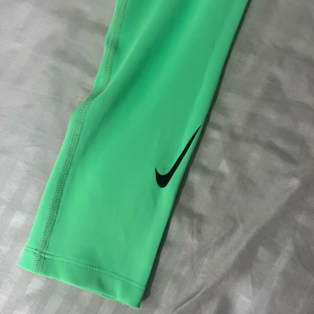 Sale 🚨 Nike Luxe Yoga Tights - Size S - Picture 7 of 8